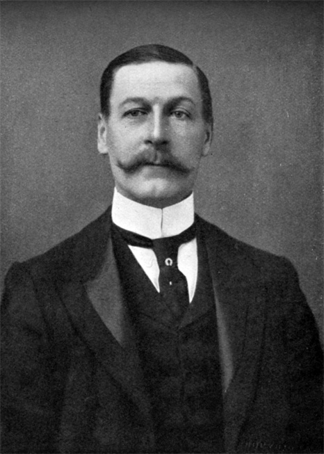 One of the notable opera basses, Charles Manners was an active member of the opera community.